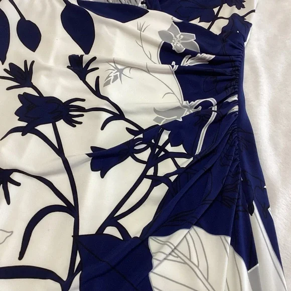 Lauren Ralph Lauren Sleeveless Navy and White Ruched Floral Dress 6 - Picture 5 of 8